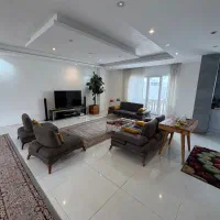 ۱۷۲ متر بنا،دو پارکینگ،طبقه اخر تک واحدی