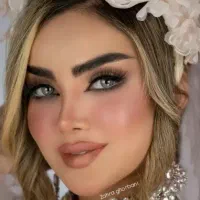 میکاپ و شنیون عروس وهمراهی با۵۰٪تخفیف به مدت محدود