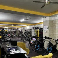 همکاری با مربی بدنسازی و ایروبیک و کراسفیت