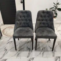 دو عدد صندلی