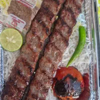 غذای خانگی و بیرون بر بانو