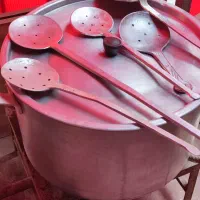 فروش  دیگ روحی و کفگیر و ملاقه