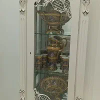 ویترین چوبی کاملا سالم و زیبا