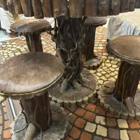 میز ناهار خوری تمام چوب و صندلی چرم‌گاو|میز و صندلی غذاخوری|رشت, کوی مهر|دیوار