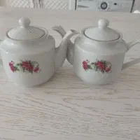 یک جفت قوری گلسرخی قدیمی
