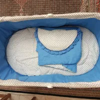 تخت کنار مادر