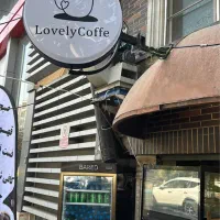 کارگر اقا برای نظافت کافه