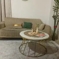 مبل پنج نفره با یک عدد میز جلو مبلی|مبلمان خانگی و میز عسلی|قرچک, باقرآباد|دیوار