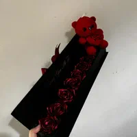 دسته گل رز جاودان