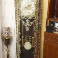 ساعت برنز ایستاده