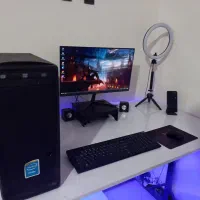 یک عدد کامپیوتر رومیزی، ویندوز ۱۰- بدون مانیتور