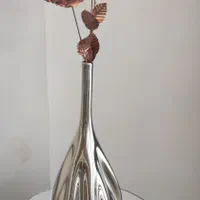 گلدان و مجسمه و رز مسی|مجسمه، تندیس، ماکت|ارومیه, |دیوار