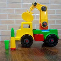 جرثقیل سازوباز Nikoo toys کاملا نو|اسباب‌بازی بچه|اراک, |دیوار