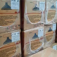 کارگر خط تولید هود و گاز