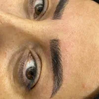 تتو ابرو و شیدینگ لب.