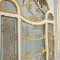 پنجره آهنی