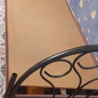 تخت اهنی خیلی محکم