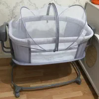 گهواره برقی کنار تخت مادر ماستلا