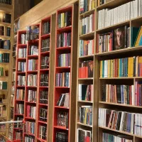 طراحی و ساخت کابینت و کمد دیواری