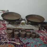 ترازوی قدیمی همراه با25 کیلوگرم سنگ ترازو