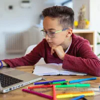 تدریس ریاضیات و دروس مدرسه در آموزشگاه فاز 6