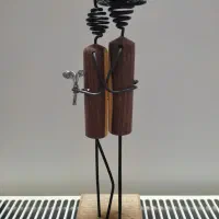 مجسمه چوبی دستساز چوب و سیم|مجسمه، تندیس، ماکت|یزد, |دیوار