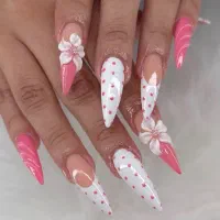 کاشت ناخن  از ۴۰۰ و دیزاین رایگان (شاهین ویلا)