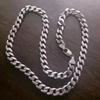 یک عدد زنجیره نقره گم شده