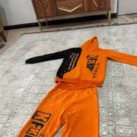 تعدادی هودی شلوار و کت و شلوار لی|لباس|هشتگرد, فشند|دیوار