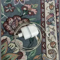 شارژر ایفون به همراه سیم اصلی خود گوشی