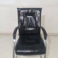 تعدادی  صندلی   اداری