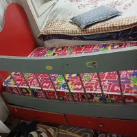 تخت کنارمادر