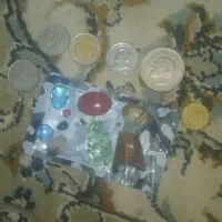 سنگ جواهرات و سکه