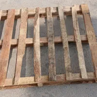تعدادی پالت چوبی