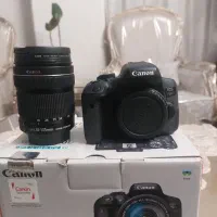 دوربین کانن 750 با لنز 18-135 در حد آکبند