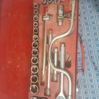 آچار وابزارکار تعمیرگاه