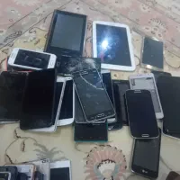 تعدادی گوشی اوراقی همشون باهم میدم