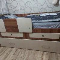 تخت دوطبقه و کمد