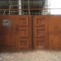 درب حیاط بزرگ مستحکم و مقاوم