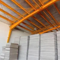 کارگر ماهر و باسابقه در کارتن سازی