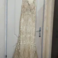 تعداد زیادی لباس و ....