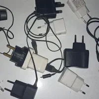 تعدادی شارژر موبایل سالم