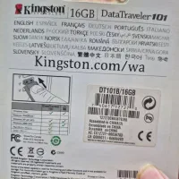 فلش ۱۶ گیگ اک پلمپ  و یک فلش ۸ گیگ در حد نو