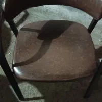 صندلی چرمی در حد نو