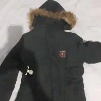 یک کاپشن دخترانه و یک کاپشن پسرانه