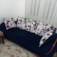 مبل سه نفره شیک سالم تمیز همراه صندلی