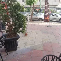 به یک کارگر برای کبابی