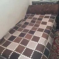 تخت دو طبقه. وتخت دو نفره. بدون کفی