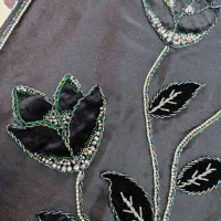 ملیله دوزی ومنجوق دوزی روی لباس ورومیزی میز عسلی