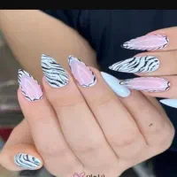 کار اموز ارایشگاه زنانه با حقوق